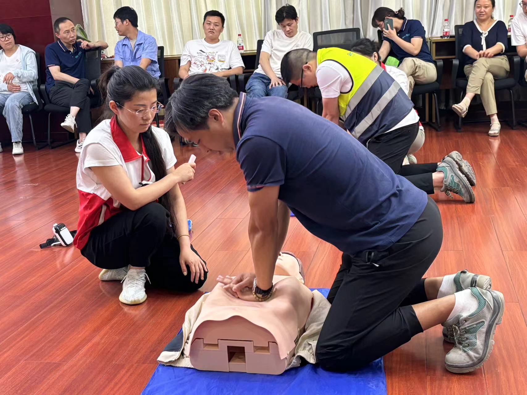 心肺苏醒（CPR+AED）培训丨 “急”时处置惩罚 “救”护生长_pg电子